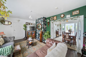 Lounge and dining- click for photo gallery